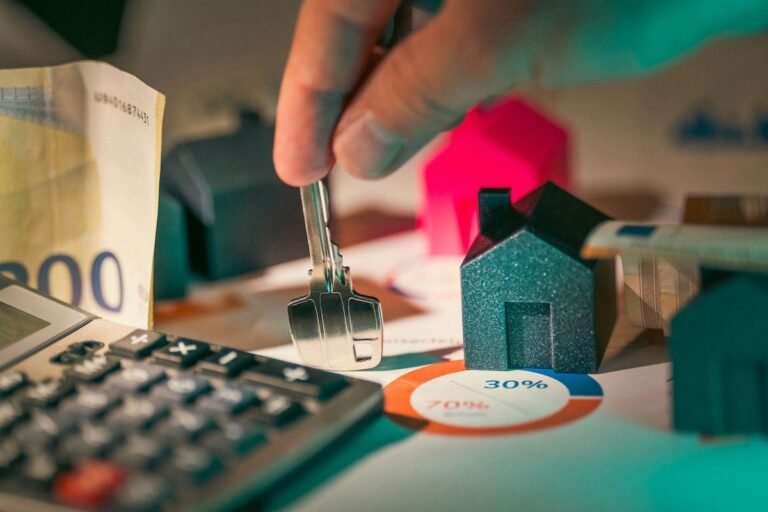 Navigating mortgage rate locks for buyers in the real estate market
